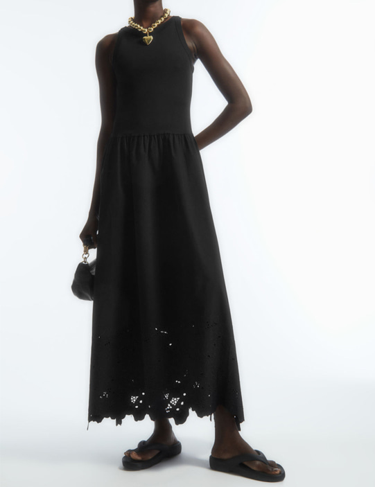 코스 슬리브리스 브로더리 앙글레즈 미디 드레스 (블랙)